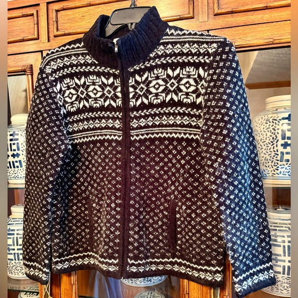 Jones New York Sweaters - Adorable Jones New York Sport wool-blend, zip up cardigan with pockets
